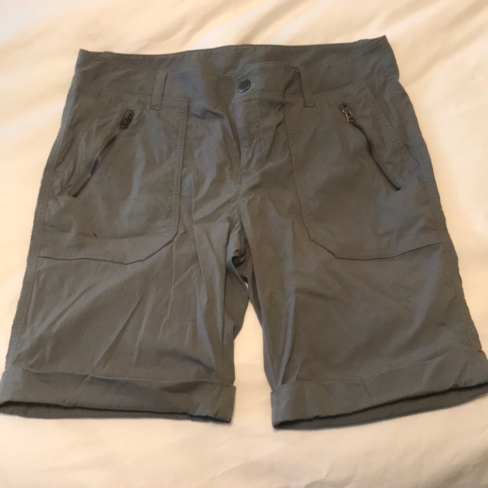 Athleta Trekkie short in cobblestone gray